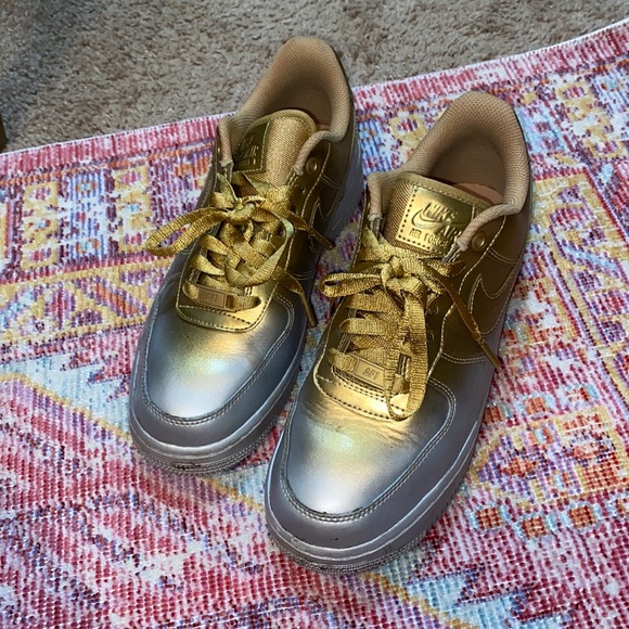 Nike Air Force 1 - Picture 1 of 3